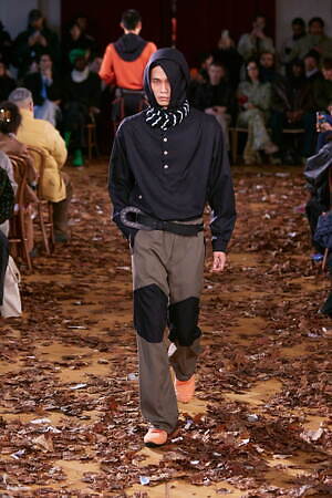 キコ・コスタディノフ 2025年秋冬メンズコレクション - 存在を取り巻くものと有機的な造形｜写真24