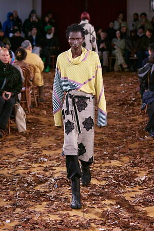 キコ・コスタディノフ 2025年秋冬メンズコレクション - 存在を取り巻くものと有機的な造形｜写真29