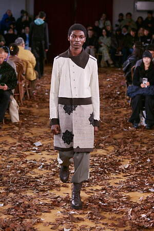 キコ・コスタディノフ 2025年秋冬メンズコレクション - 存在を取り巻くものと有機的な造形｜写真32