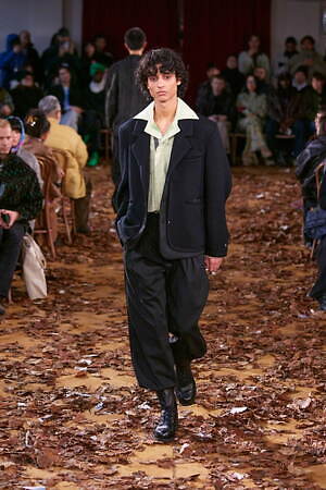 キコ・コスタディノフ 2025年秋冬メンズコレクション - 存在を取り巻くものと有機的な造形｜写真34