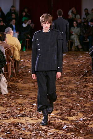 キコ・コスタディノフ 2025年秋冬メンズコレクション - 存在を取り巻くものと有機的な造形｜写真41