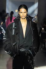 ダブレット 2025年秋冬コレクション - 毒をもって毒を制す、“欠陥”の価値転換｜写真9