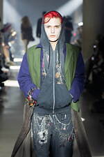 ダブレット 2025年秋冬コレクション - 毒をもって毒を制す、“欠陥”の価値転換｜写真39