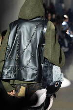 ダブレット 2025年秋冬コレクション - 毒をもって毒を制す、“欠陥”の価値転換｜写真51