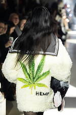 ダブレット 2025年秋冬コレクション - 毒をもって毒を制す、“欠陥”の価値転換｜写真53