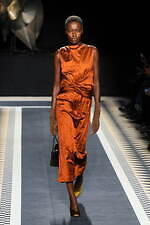 ランバン 2025年秋冬コレクション - ピーター・コッピングのデビューショー、現代生活のシックさ｜写真21