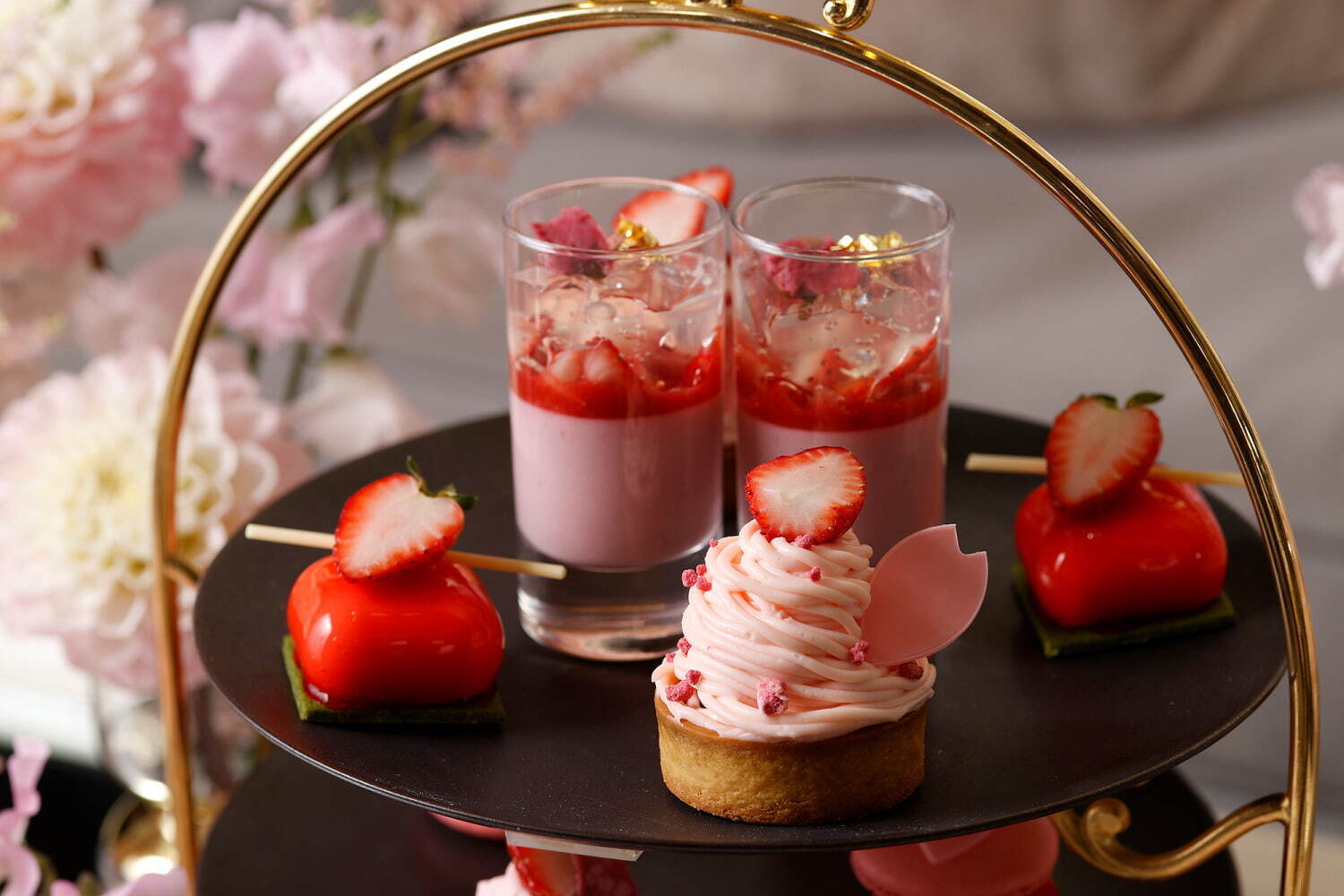 ホテル インターコンチネンタル 東京ベイ「苺×桜」アフタヌーンティー、桜の花びら風ぷるぷるジュレも|写真6