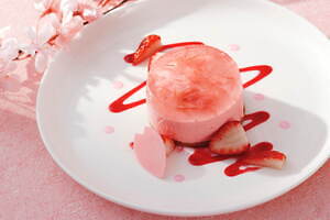 ホテル インターコンチネンタル 東京ベイ「苺×桜」アフタヌーンティー、桜の花びら風ぷるぷるジュレも｜写真8