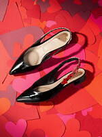 ダイアナ“切り抜きハート”パンプス＆真っ赤なハート柄スニーカーなど25年バレンタインシューズ｜写真3