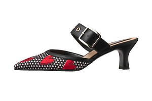 ダイアナ“切り抜きハート”パンプス＆真っ赤なハート柄スニーカーなど25年バレンタインシューズ｜写真17