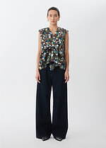 “ふわっと”チュール広がるニットドレス＆手書きフラワー柄トップスなど、JNBY25年春夏の新作｜写真14