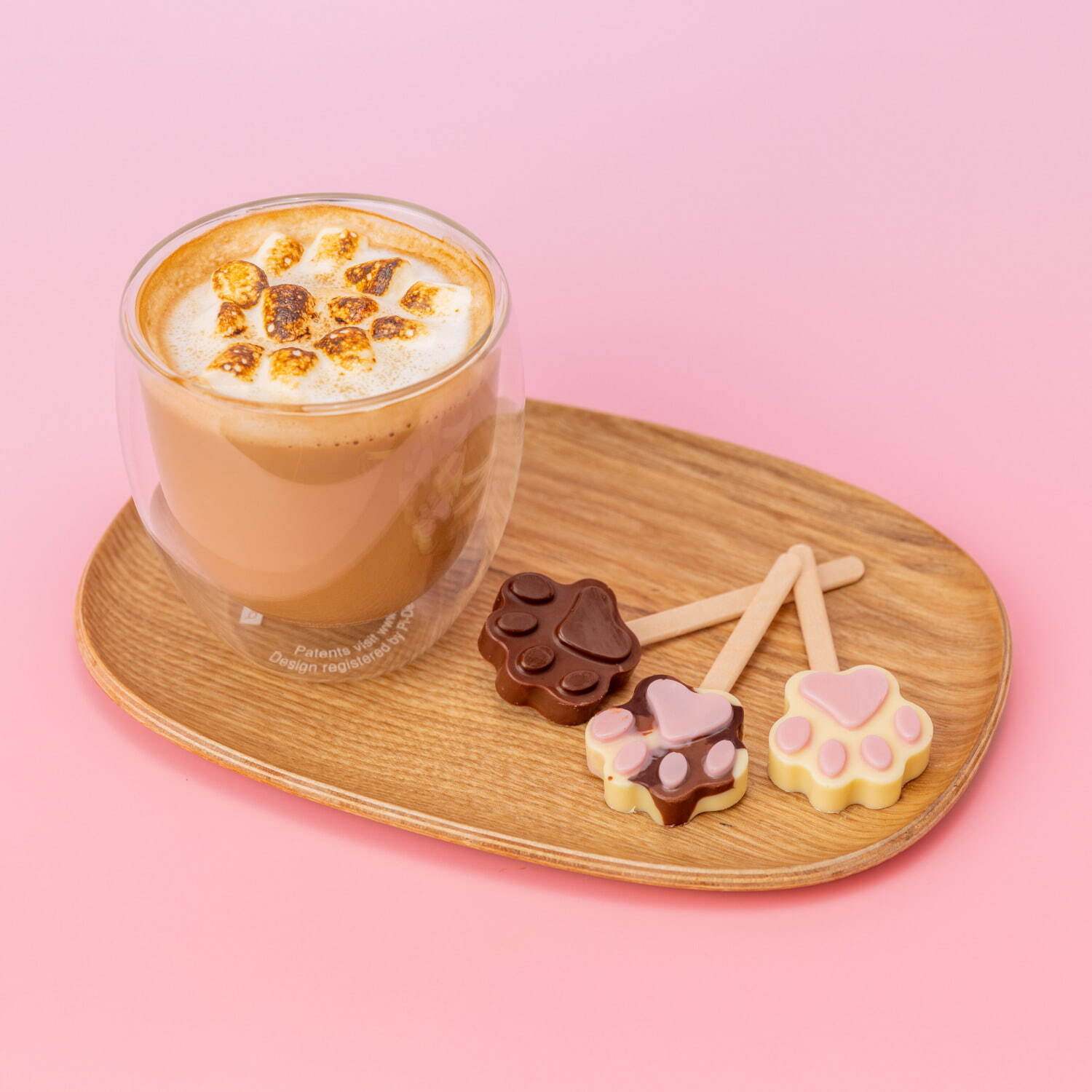 "肉球チョコ”付きホットココア
