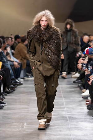sacai 2025年秋冬コレクション - 素材の豊かさと大胆なシルエットが織りなすダイナミズム｜写真1