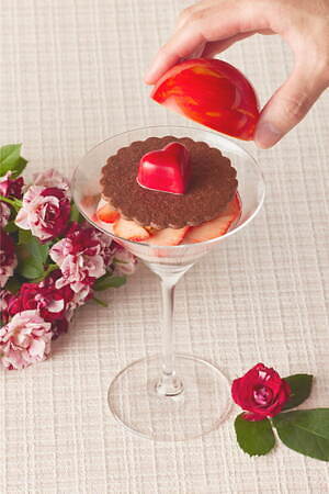 ウェスティンホテル横浜のバレンタインアフタヌーンティー、苺×ショコラのタルトやハートチョコ入りパフェ|写真9