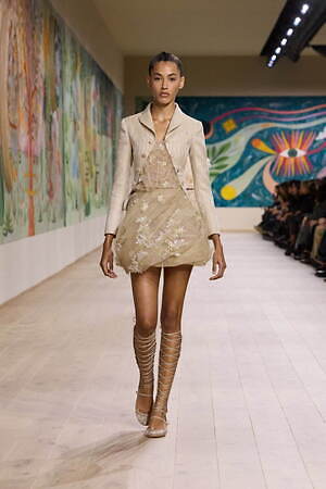 ディオール オートクチュール(DIOR  Haute Couture) 2025年春夏ウィメンズコレクション  - 写真23