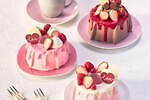 マーサー ビス25年バレンタイン“苺が主役”シフォンケーキ、真っ白なチョコソースたっぷりふわもち食感｜写真2