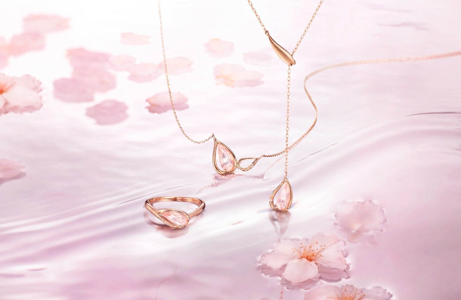 4℃の桜ジュエリー、“花びら舞う”ローズクォーツネックレスや“夜桜”ピアスなど｜写真1