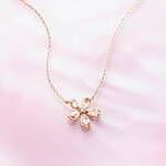 4℃の桜ジュエリー、“花びら舞う”ローズクォーツネックレスや“夜桜”ピアスなど｜写真11