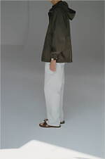 フジ 2025年春夏コレクション、旅の心地良くリラックスしたムードを表現｜写真17