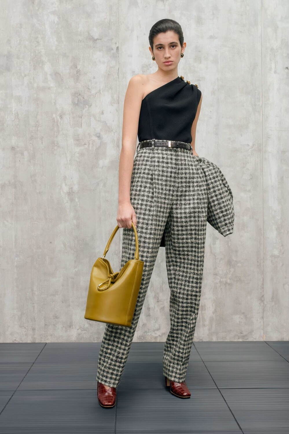Bottega Veneta 上品 Liberta バケットバッグ 全2色 Bottega Veneta 上品 Liberta バケットバッグ 全2色 (BOTTEGA