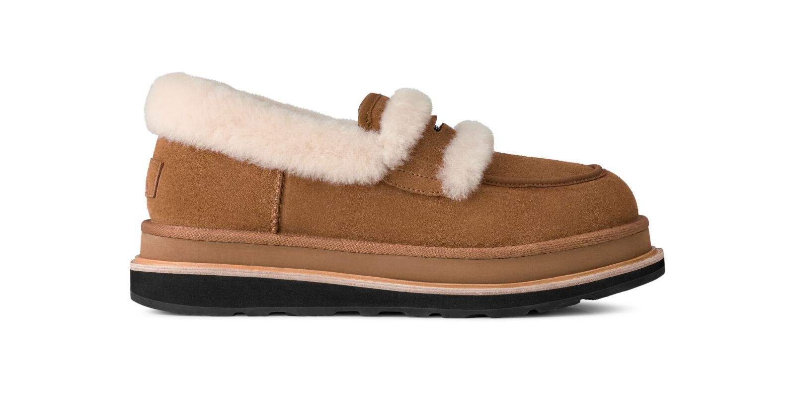 UGG & sacaiのローファー＆ブーツ、もこもこシアリングでボリュームアップ｜写真26