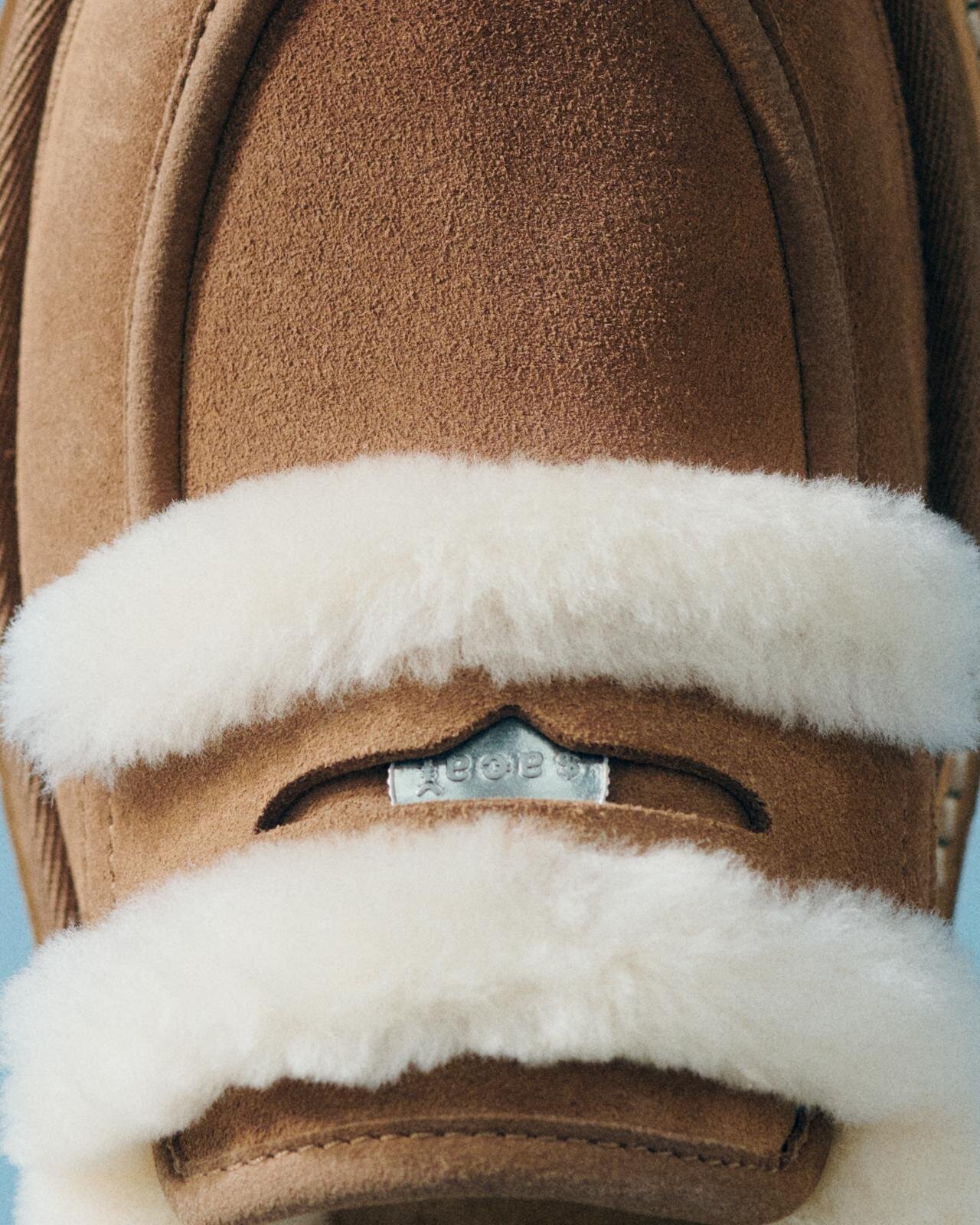 UGG & sacaiのローファー＆ブーツ、もこもこシアリングでボリュームアップ｜写真11