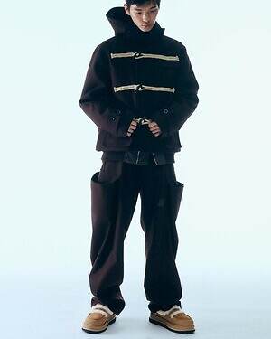 UGG & sacaiのローファー＆ブーツ、もこもこシアリングでボリュームアップ｜写真7