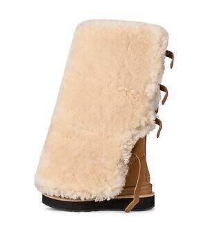 UGG & sacaiのローファー＆ブーツ、もこもこシアリングでボリュームアップ｜写真33