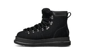 UGG & sacaiのローファー＆ブーツ、もこもこシアリングでボリュームアップ｜写真14