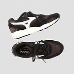 ミズノ×マーガレット・ハウエル、撥水ナイロンのロングコート＆アースカラーの新色スニーカー｜写真10