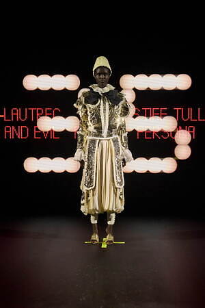 ヴァレンティノ オートクチュール(VALENTINO Haute couture) 2025年春夏ウィメンズコレクション  - 写真35