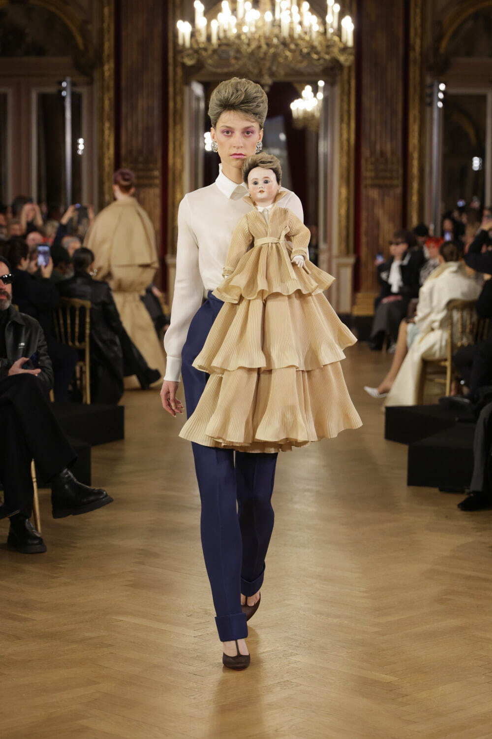 ヴィクター＆ロルフ オートクチュール(VIKTOR & ROLF Haute Couture) 2025年春夏ウィメンズコレクション  - 写真14