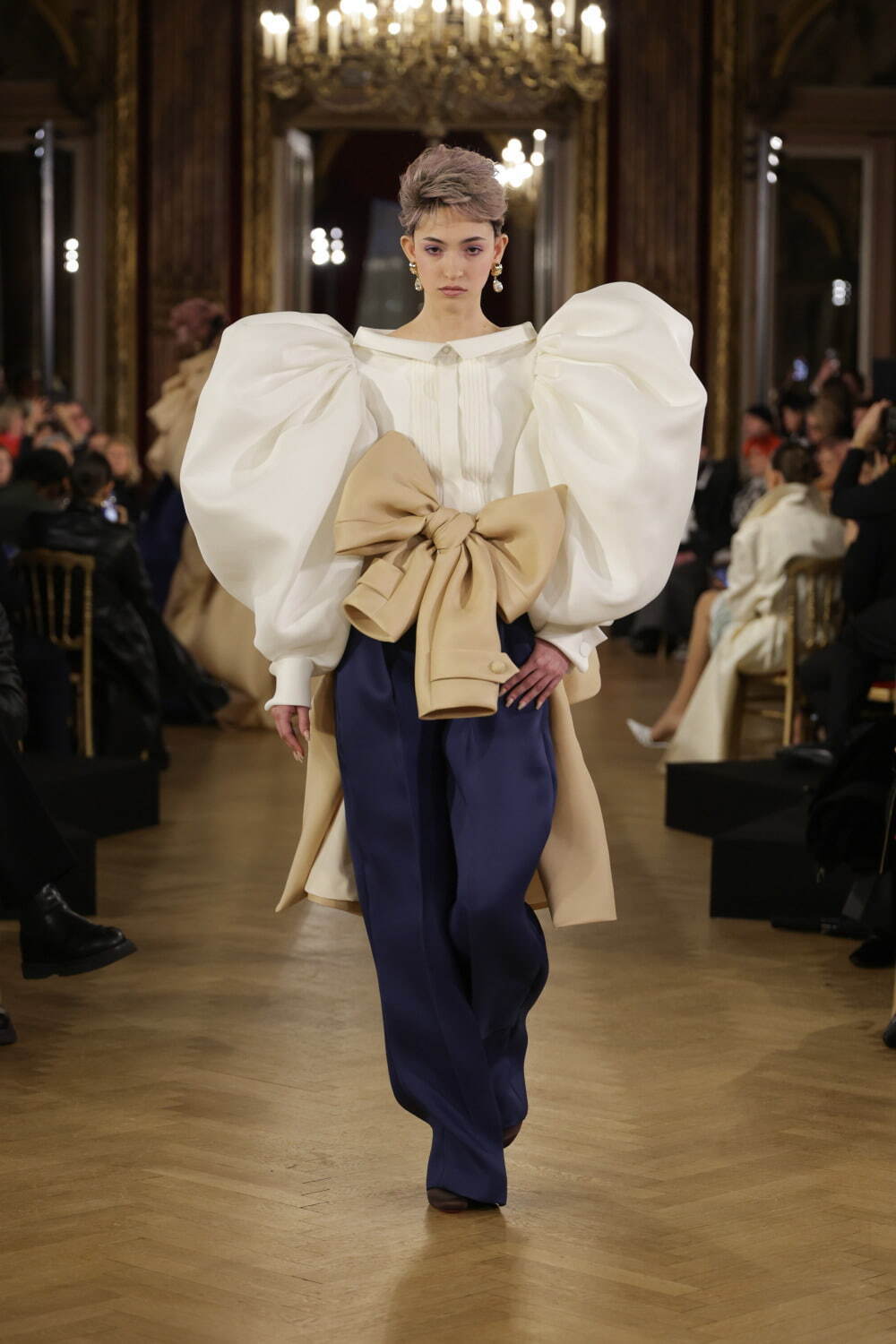ヴィクター＆ロルフ オートクチュール(VIKTOR & ROLF Haute Couture) 2025年春夏ウィメンズコレクション  - 写真22