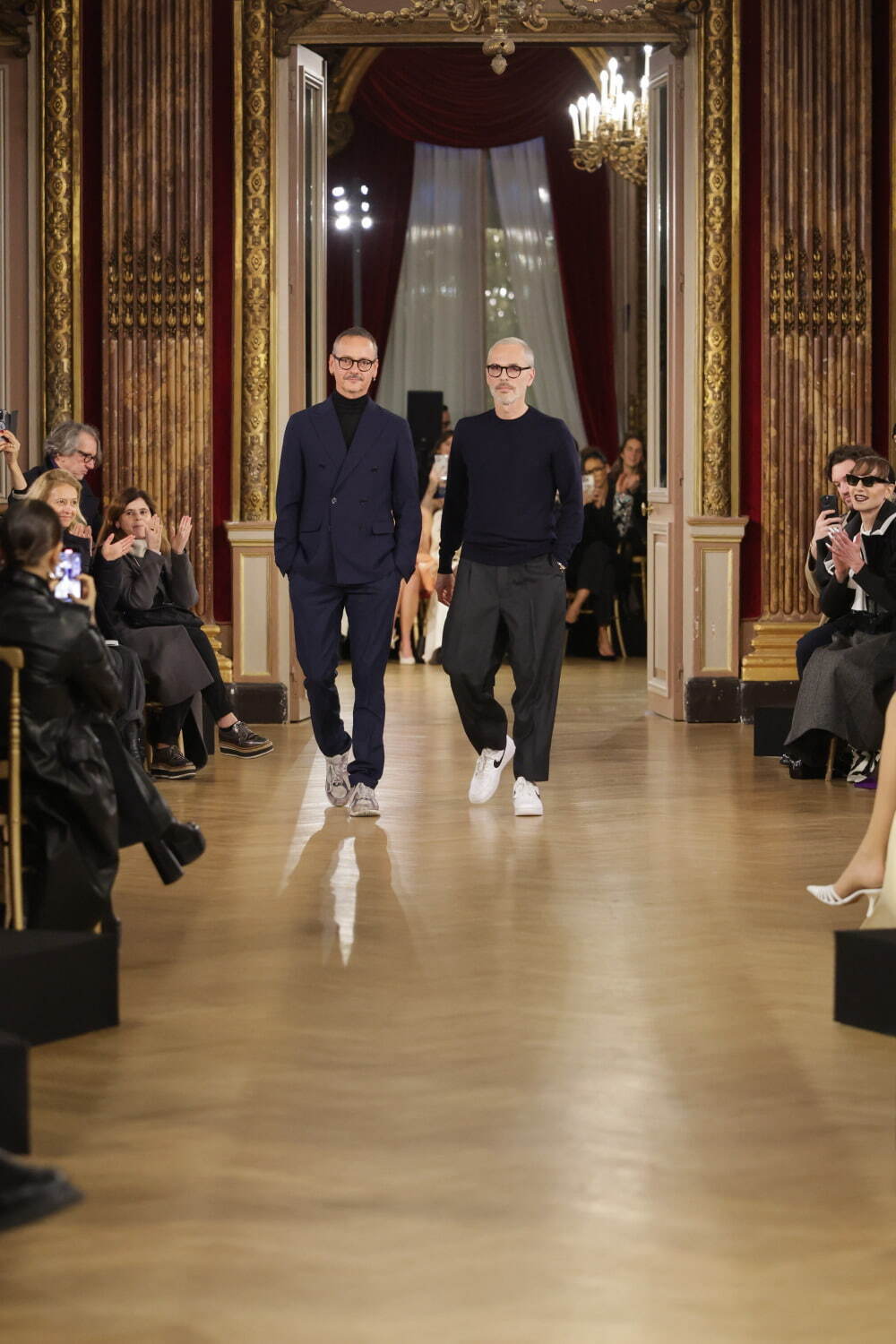 ヴィクター＆ロルフ 2025年春夏｜female ダブルジャケット