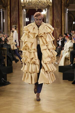 ヴィクター＆ロルフ オートクチュール(VIKTOR & ROLF Haute Couture) 2025年春夏ウィメンズコレクション  - 写真13