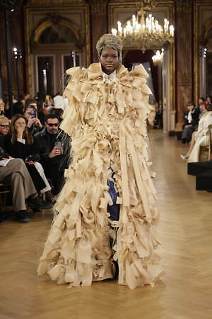 ヴィクター＆ロルフ オートクチュール(VIKTOR & ROLF Haute Couture) 2025年春夏ウィメンズコレクション  - 写真21