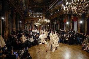 ヴィクター＆ロルフ オートクチュール(VIKTOR & ROLF Haute Couture) 2025年春夏ウィメンズコレクション  - 写真29