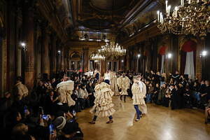 ヴィクター＆ロルフ オートクチュール(VIKTOR & ROLF Haute Couture) 2025年春夏ウィメンズコレクション  - 写真30