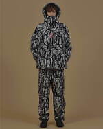 ネイバーフッド×ア ベイシング エイプ、“モノトーン”カモ柄アウターや2WAYシャークフーディー｜写真10