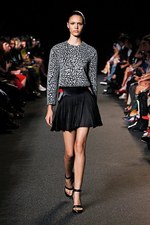 アレキサンダー ワン 2015年春夏コレクション - スニーカーは靴でなくなる｜写真17