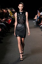 アレキサンダー ワン 2015年春夏コレクション - スニーカーは靴でなくなる｜写真21