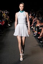 アレキサンダー ワン 2015年春夏コレクション - スニーカーは靴でなくなる｜写真23