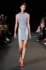 アレキサンダー ワン 2015年春夏コレクション - スニーカーは靴でなくなる｜写真31