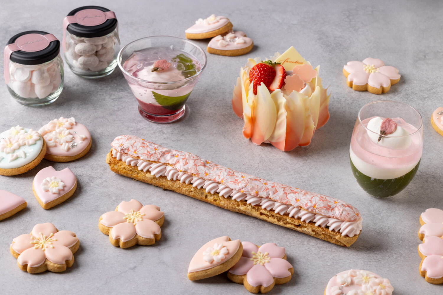 グランド ハイアット 東京の春限定“桜”スイーツ、桜香るショートケーキ＆花を描いたエクレア｜写真8