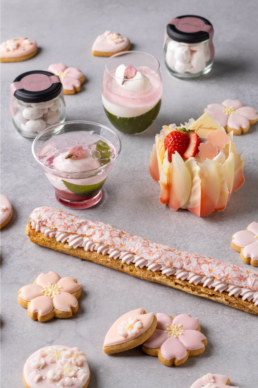 グランド ハイアット 東京の春限定“桜”スイーツ、桜香るショートケーキ＆花を描いたエクレア｜写真9