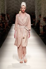 ミッソーニ 2015年春夏コレクション - 羽のように軽やかな洋服で表現する、“生きる喜び”｜写真6