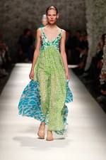 ミッソーニ 2015年春夏コレクション - 羽のように軽やかな洋服で表現する、“生きる喜び”｜写真15