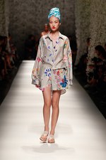 ミッソーニ 2015年春夏コレクション - 羽のように軽やかな洋服で表現する、“生きる喜び”｜写真29