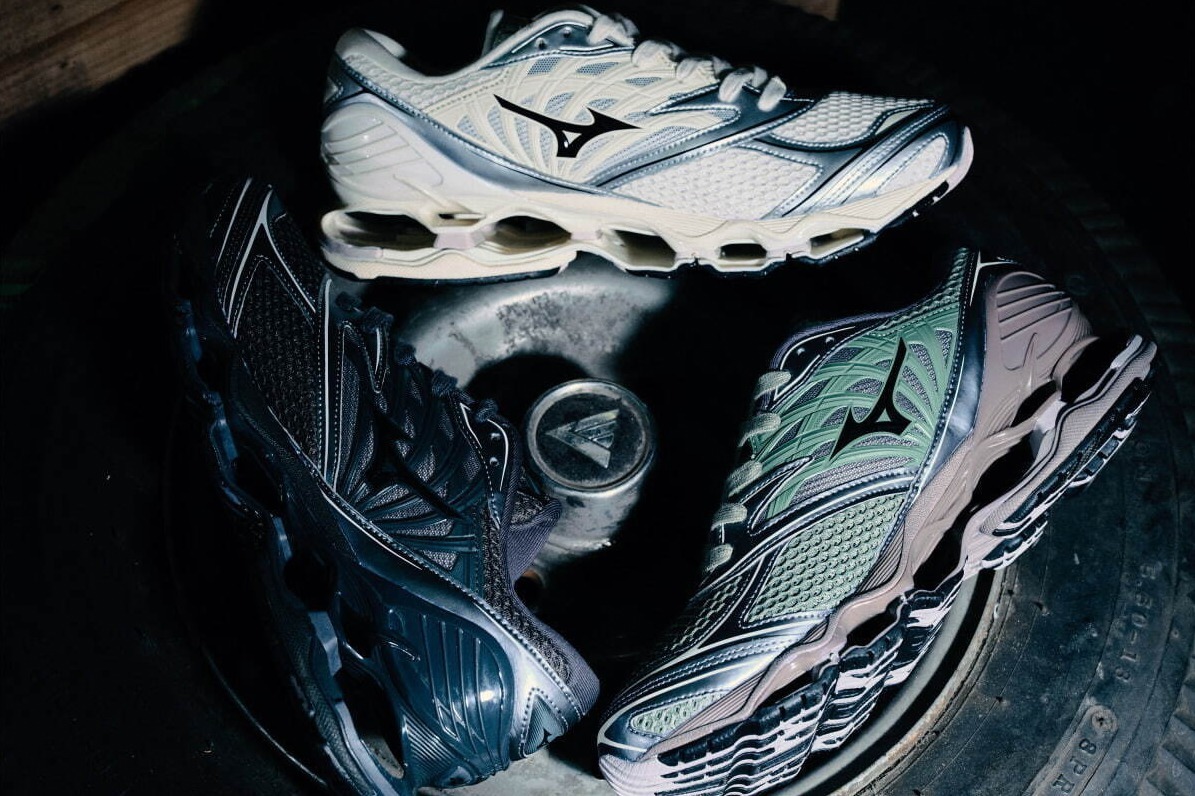 Y2K｜ミズノの空洞ソールスニーカー「ウエーブ プロフェシー LS」新色、メタリック素材×メッシュのアッパー