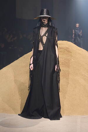 ユイマナカザト オートクチュール(YUIMA NAKAZATO Haute couture) 2025年春夏ウィメンズ&メンズコレクション  - 写真3